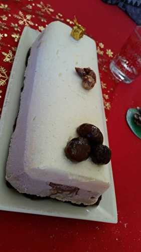 Buche glacée vanille-praliné insertion crème de marron - Les plats de Véro