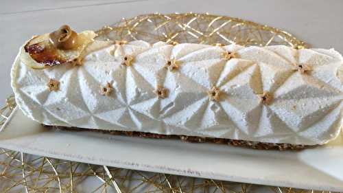 Bûche mousse de poires, insert praliné