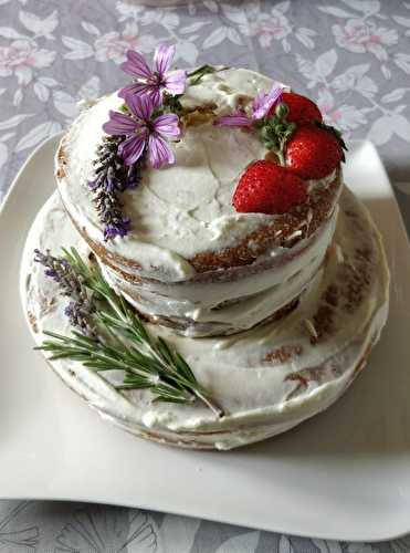 Gâteau nu - Naked cake à la fraise - Les plats de Véro