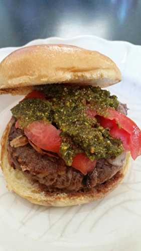 Hamburger au pesto de pistaches