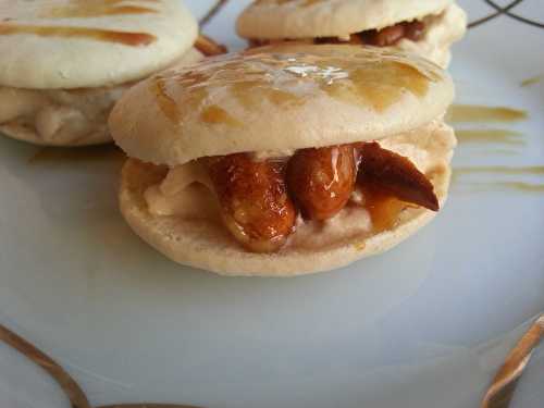 Macarons crème caramel et cacahuètes caramélisées