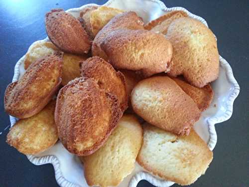 Mini madeleines au clémentine curd