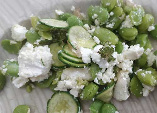 Salade de fèves fraîches et fromage de chèvre