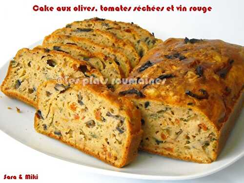 Cake aux olives, tomates séchées et vin rouge