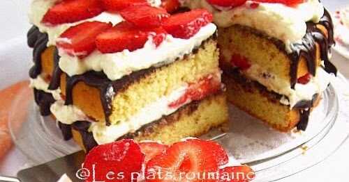 Gâteau aux fraises, chocolat et chantilly