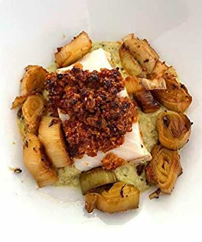 Poireaux rôtis, un crumble de poisson avec une sauce incroyable