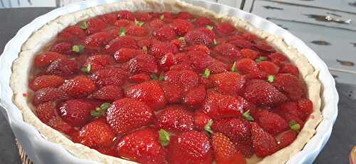 Tarte aux fraises en gelée de mélisse (avec ou sans gluten, sans lait animal, sans oeuf, sans fruits à coques, sans arachide, sans lupin, sans pois)