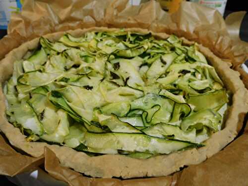 Tarte de courgettes en folie, marinées au basilic (sans gluten , lait, oeuf fruits à coque, arachide, pois, maïs --- contient soja)