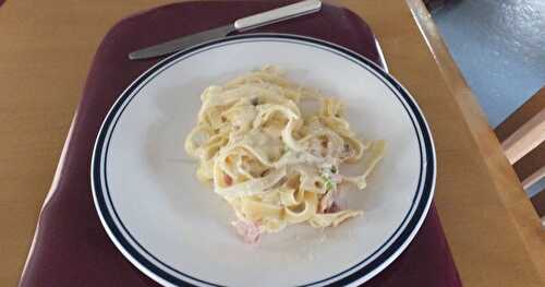 TAGLIATELLES À LA CARBONARA ALLÉGÉE