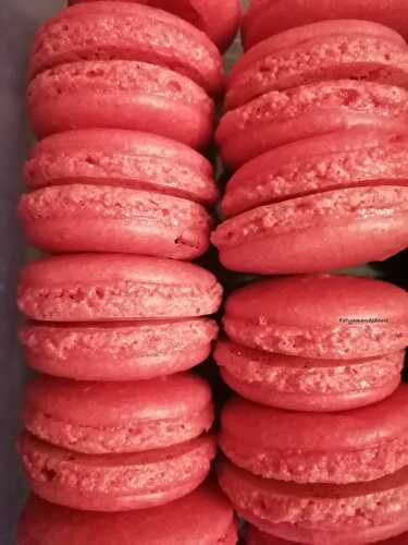 COQUE DE MACARON A LA MERINGUE FRANCAISE