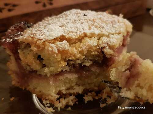 Gâteau à la fraise et aux noisettes