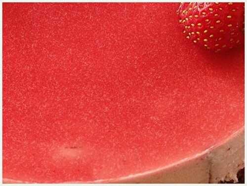 Bavarois aux fraises sur génoise