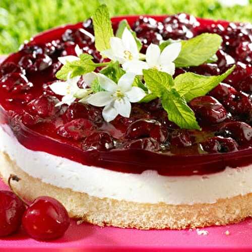 Gâteau mousseux au fromage blanc et cerises