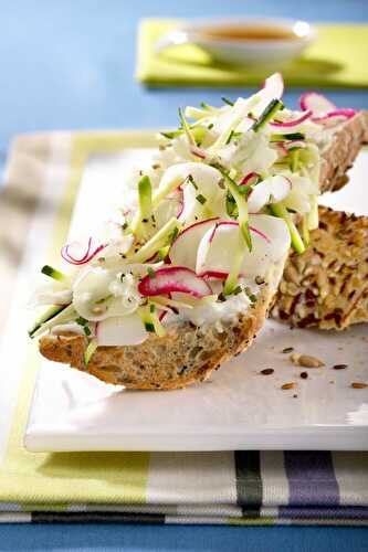 Tartines gourmandes de courgettes et radis râpés