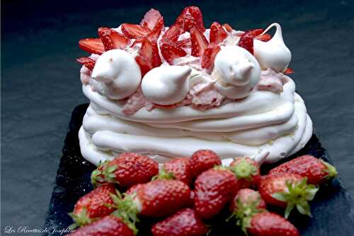 Pavlova, mousse aux gariguettes