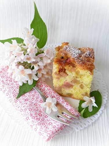 Gâteau Moelleux à la Rhubarbe - Les recettes de l'Alsacienne