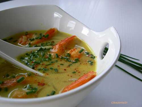 SOUPE AUX CREVETTES ET LAIT DE COCO