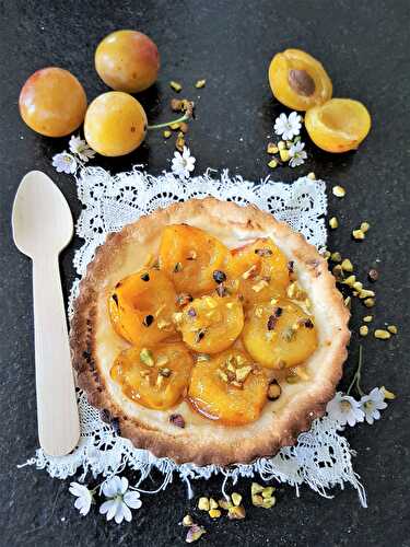 Tarte Flambée Sucrée aux Mirabelles et Pistaches