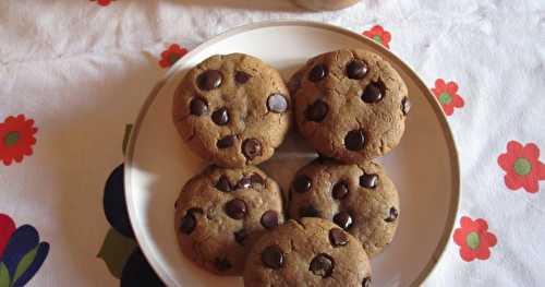 Cookies au beurre de cacahuètes et pépites de chocolat (sans beurre, ni huile)