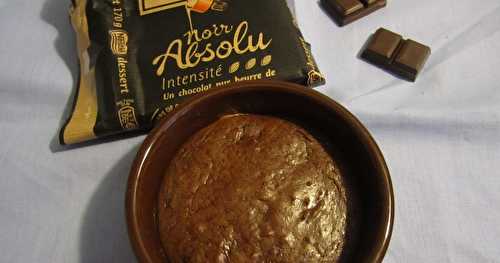 Mousse  chaude au chocolat noir Absolu Nestlé dessert et pépites de chocolat