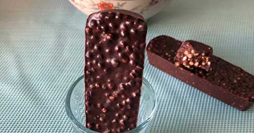 Barres de céréales au chocolat, quinoa et beurre de cacahuètes (sans cuisson)