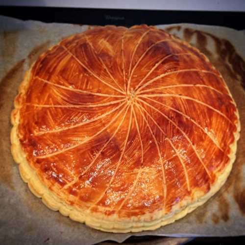 Galette des Rois "surprise" noisette et amande