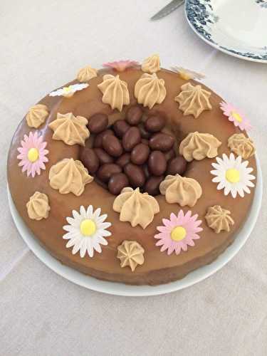 Gâteau d'anniversaire à la vanille et au chocolat dulcey