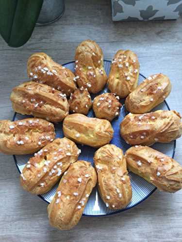 Minis éclairs au chocolat blanc comme des chouquettes