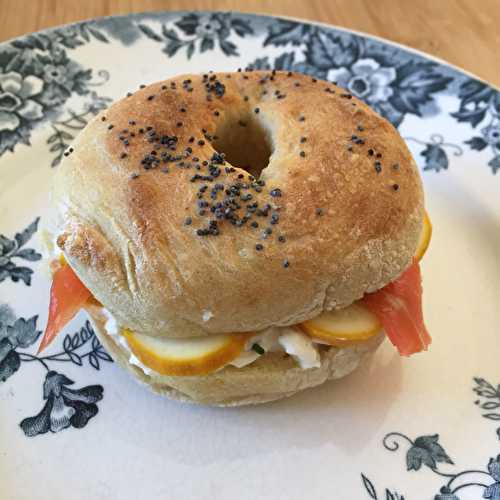 Bagels (sans lactose) dans le moule à hoops