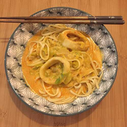 Poêlée d'encornets au curry Panang (curry rouge) - Les recettes de Mumu