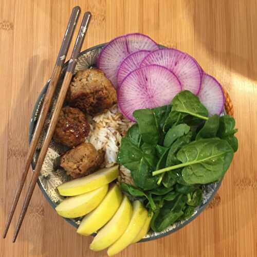 Poke de porc mariné et radis bleu - Les recettes de Mumu