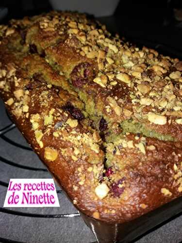 Cake framboises pistache aux flocons d'avoine