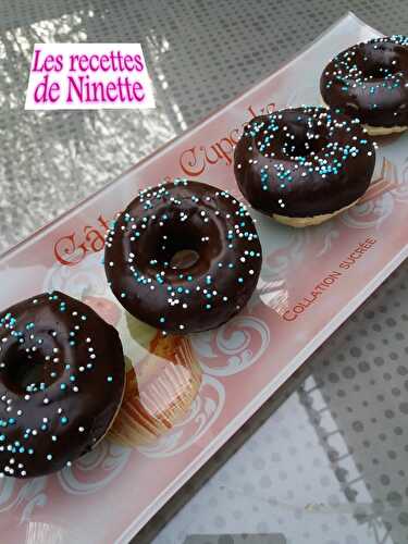 Donuts  allégés au yaourt glacés au chocolat