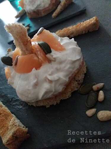 Entrée fraîcheur au chèvre frais et saumon fumé