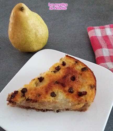 Gâteau à la semoule aux poires et pépites de chocolat