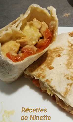 Tacos au poulet et rosti sauce cheddar