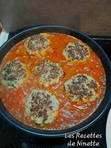 Croquettes de poisson à la sauce tomate