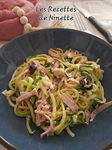 Salade de courgettes, jambon sauce féta 