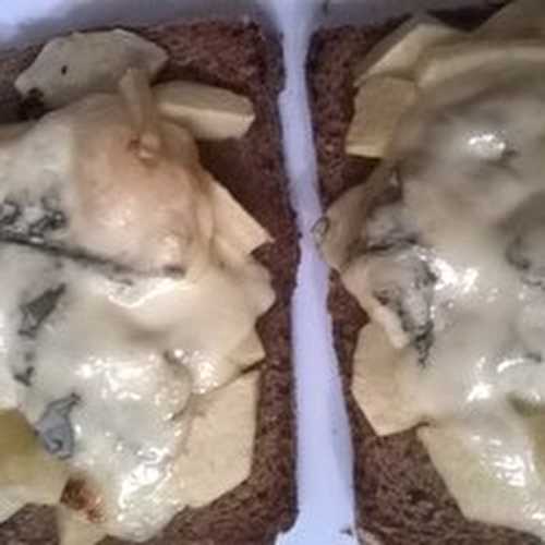 Tartines pommes et fourme