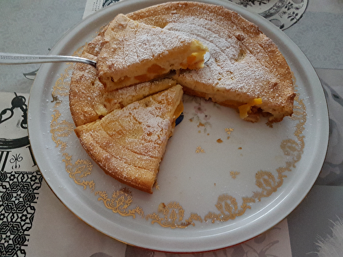 Gâteau flan aux pêches au sirop