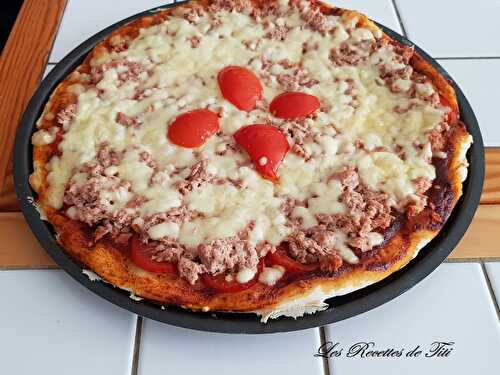 Pizza tomates et thon