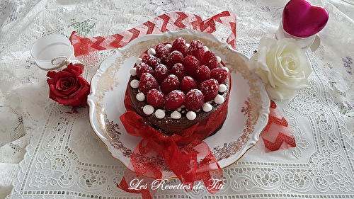 Tout choco et ses framboises sur lit de meringues