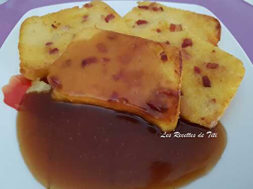 Tranches de cake à la polenta aux lardons