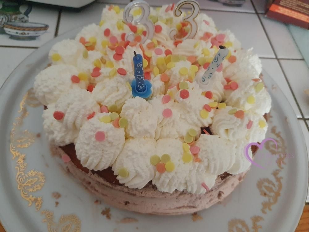 Gâteau anniversaire chantilly choco et nature