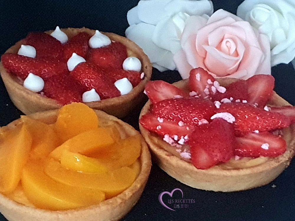 Tartelettes aux fraises et aux pêches au sirop