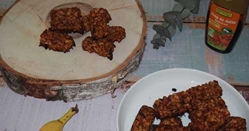 Barres sans gluten au granola, banane et sirop de dattes