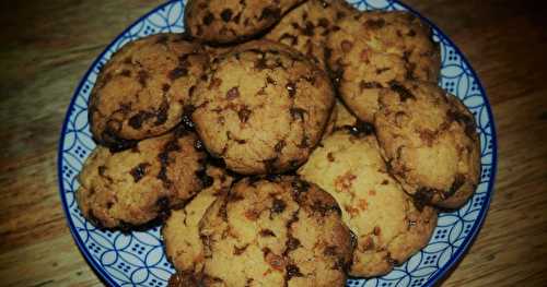 Cookies extra moelleux sans gluten aux éclats de caramel beurre salé et pépites de chocolat blanc