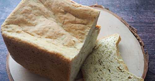 Pain sans gluten au parmesan et à l'origan à la machine à pain