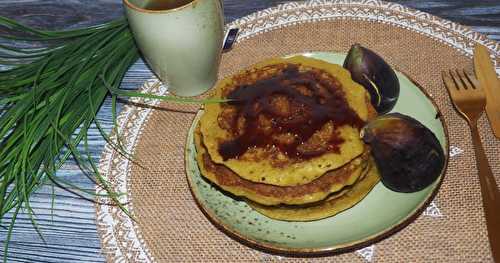 Pancakes sans gluten au miel et au thé matcha