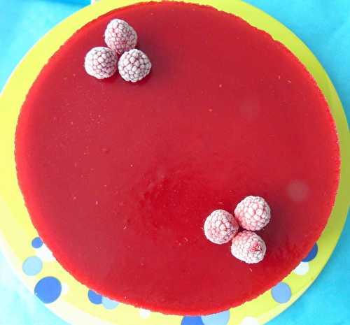 Bavarois aux framboises du jardin et insert à la confiture de cerises Biscuiterie Mère Poulard